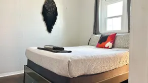 Central Stylish 2BDR•Pet Friendly•Refreshing A/C - Image 4