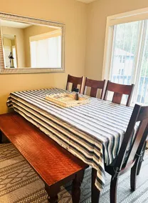 Spacious Living in Seward Park - Near Caffe & Lake - Image 5