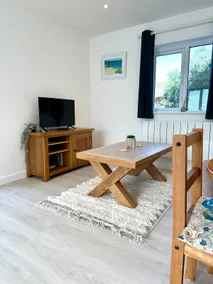 ‘Little Trevie’ spacious flat, near Perranporth. - Image 4