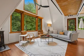 Burke Bay A-Frame Retreat w/Cedar Hot Tub - Image 5