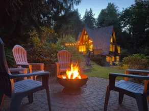 Burke Bay A-Frame Retreat w/Cedar Hot Tub - Image 5