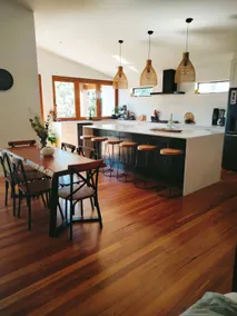 Luxury getaway in the heart of the village - Image 3
