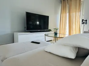 Terrace accommodation (wifi/Netflix) parking space - Image 2