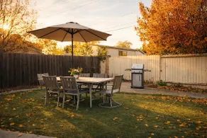 Modern Urban Retreat: 3BR, Steps from Fremont Hub - Image 2