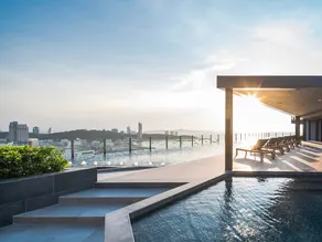 #016 The Base Condo Comfy + Rooftop Pool - Image 3