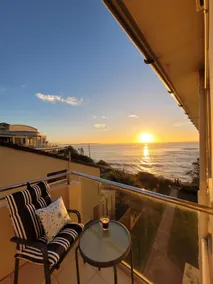 Bright 2BR Apartment on The Esplanade -Great Views - Image 5