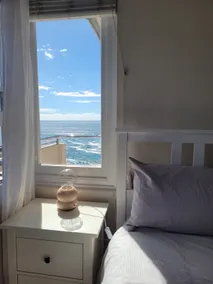 Bright 2BR Apartment on The Esplanade -Great Views - Image 2