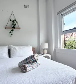 Art-Deco Heritage Apartment in the Heart of Bondi - Image 5