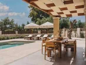 Bedrock beachside villa with private pool - Image 2