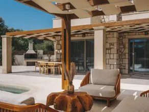 Bedrock beachside villa with private pool - Image 4