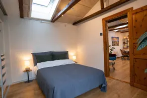 Skylight Lodge - Private Terrace, Free Parking & Walk to City - Image 3