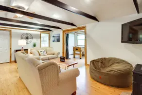 Walk to Beaches: Tree-Lined Pocono Lake Retreat! - Image 5