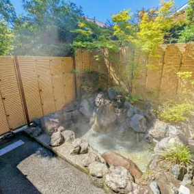 1 rental house / Maximum 8 people / Open-air bath / BBQ (can be used in the rain) / 75” large TV / Free parking for 2 cars / Cherry blossoms - Image 2