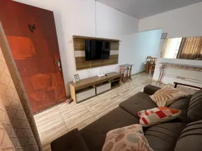 Cozy 3-Bedroom House - Image 3