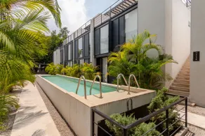 Beautiful townhouse • A/C and pool - Image 3