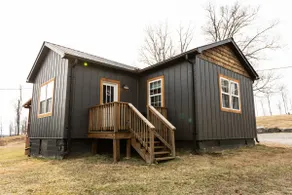 Mountain cabin in Jamestown + Brand New Hot Tub! - Image 5