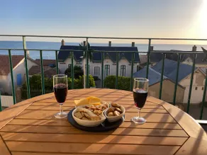 Beautiful 3-star duplex with sea view, garage, linen provided - Image 2