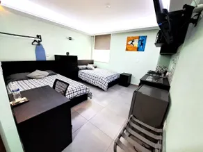 A13 Suite 2 PAX | Kitchen +Wifi +Terrace Laundry - Image 4