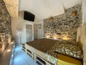 Atypical cottage in the heart of the village - Image 2
