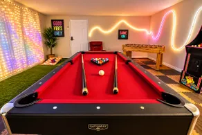 Hot Tub • Arcade | Charming Getaway Stockyards - Image 2