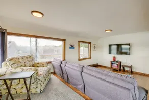Ocean-View Apt in the Heart of Southwest Harbor! - Image 4