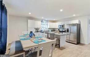 New! Sea'renity: Walk to the beach and downtown! - Image 5