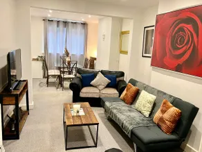 4 Bedroom Terrace House Near Town Cntr Wellingboro - Image 3
