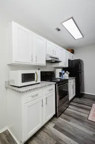 The Spade < 4 miles from U of A Pet Friendly - Image 2