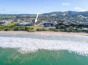 Stone’s Throw: beachside, pet friendly, EV charger - Image 2