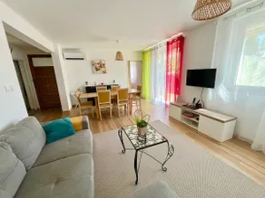Rare F4, private garden, free park, AC/wifi, calm - Image 4
