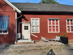Guest house with own entrance - Image 3