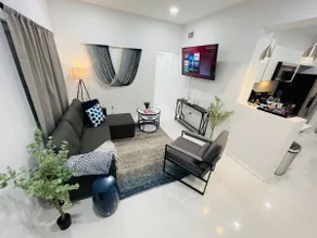 Zen House in Miami and free Parking - Image 3