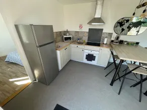 Small single-storey house (air-conditioned) - Image 5