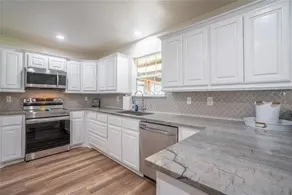 Have fun with Richland Chambers Lake front home - Image 4