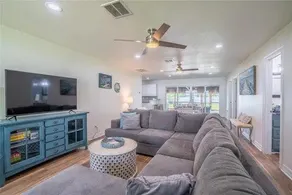 Have fun with Richland Chambers Lake front home - Image 2