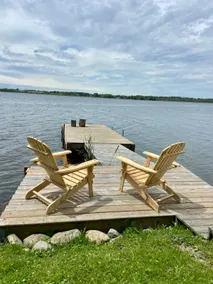 Cozy Lakeside Cottage on Lake Scugog - Image 3