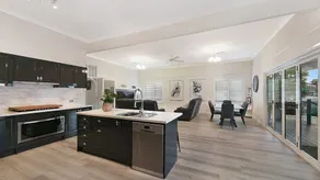 Kamira House: Pool Table & Pool - Perfect Getaway! - Image 2