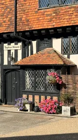 Taylour House - Edenbridge, sleeps 10, historic, unique yet modern - Image 2