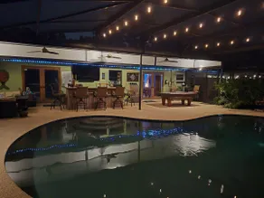 Joe's Bar and Grill - Image 2