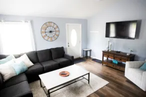 Great central location! Unit E - Image 5