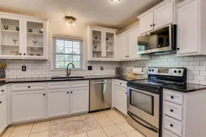 The Sheffield | 4BR/3BA | Sleeps 12 | Peach Jam - Image 3