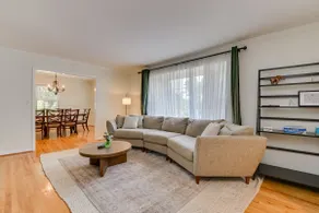 The Sheffield | 4BR/3BA | Sleeps 12 | Peach Jam - Image 2