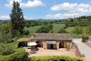 Farmhouse with Private Pool Sleeps 4 - Image 2