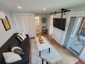 Winnipesaukee Lakefront Luxury unit #2 w Hot tub - Image 5