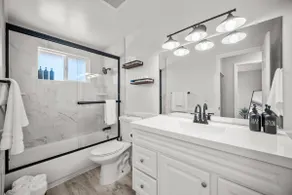 Near Park. PDX Home w/ Hot Tub, BBQ & 1 Gig Wifi! - Image 4