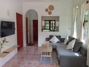Charming CozyBalcony cottage - Image 2