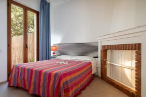 Casa Leccio - A peaceful garden near the beach - Image 2