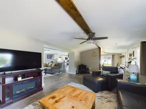 ON THE TRAIL! Newly remodeled, Happy Trails Home - Image 5