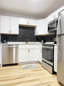 Henderson Haven | KING 2BD/1BA Newly Renovated Apt - Image 2