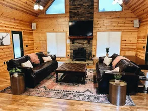 Chalet - Sleeps 17 w/ 2 King Suites + New Hot Tub - Image 4